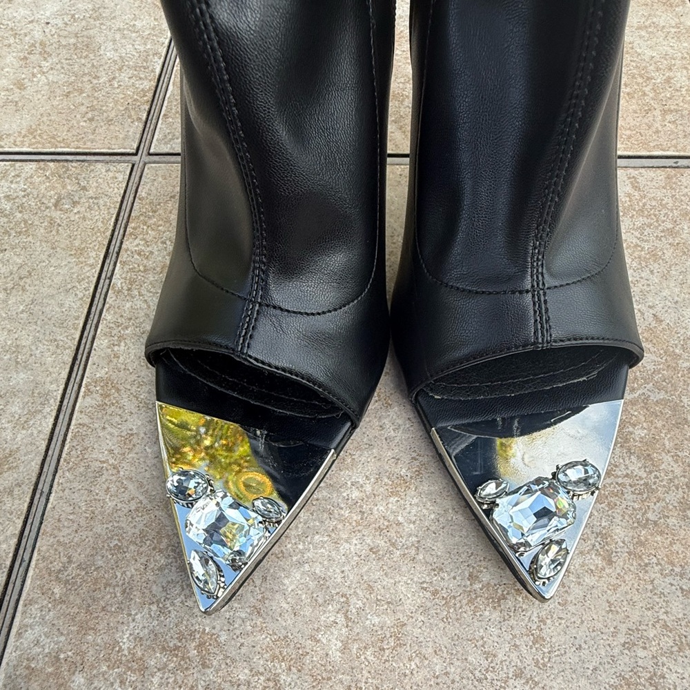 Elegant Black Over-the-Knee Boots - Picture 9 of 16